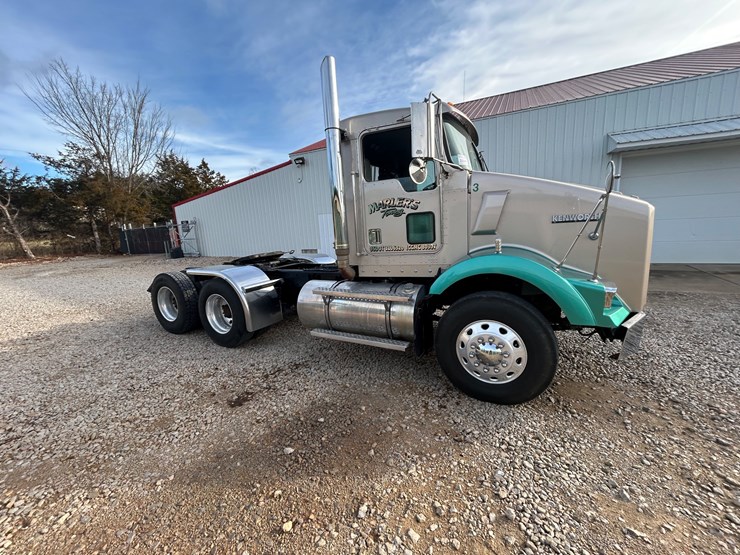 2001-kenworth-t800-image-32