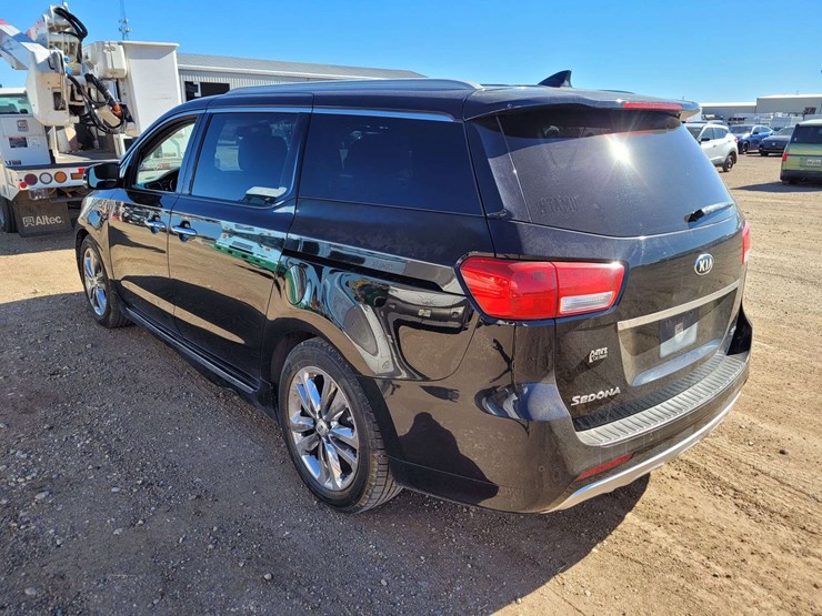 2016-kia-sedona-image-7