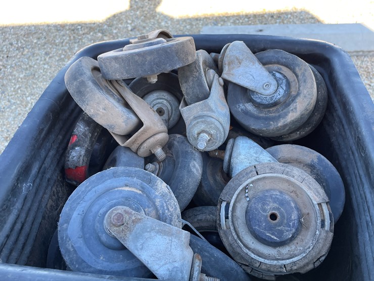 #3125-•-casters-image-11