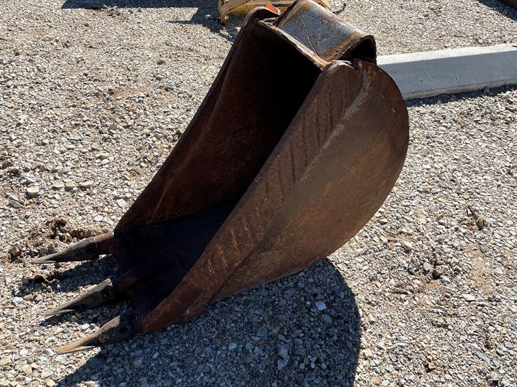 #3278-•-backhoe-buckets-image-41