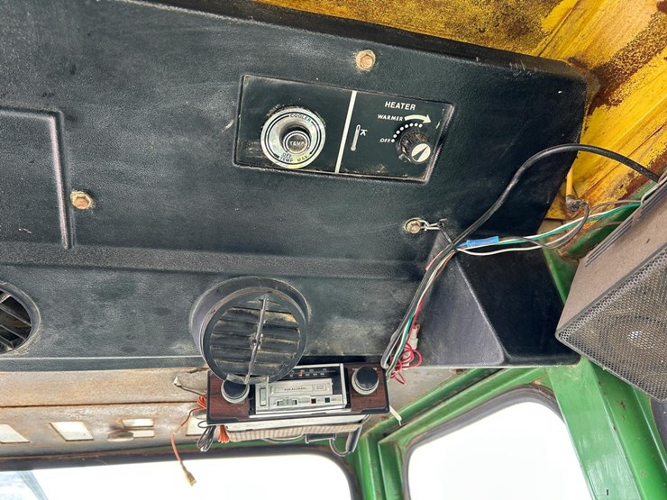 john-deere-4320-image-25