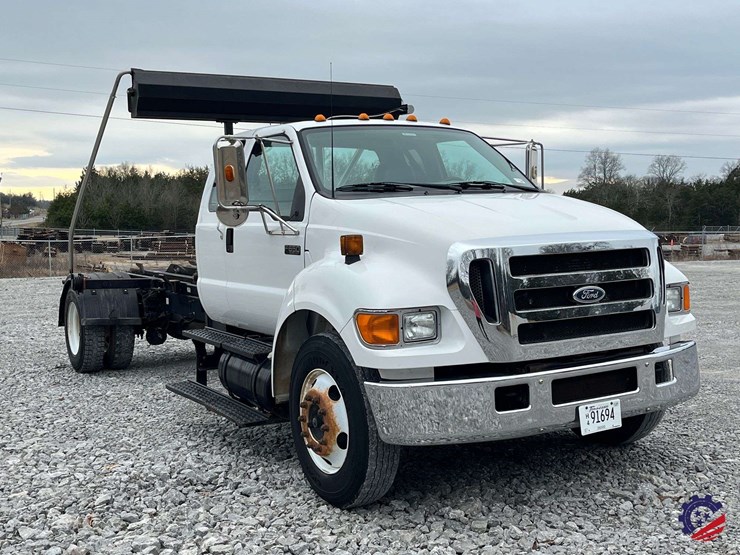 2004-ford-f650-image-11