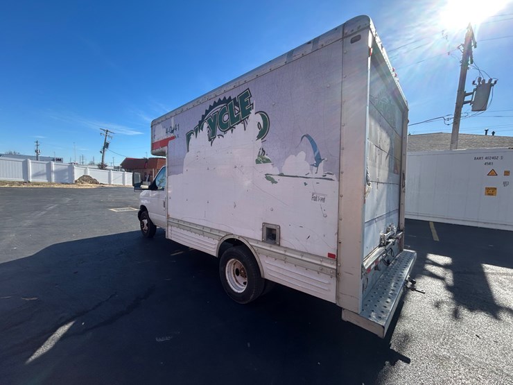 2006-ford-e450-image-14