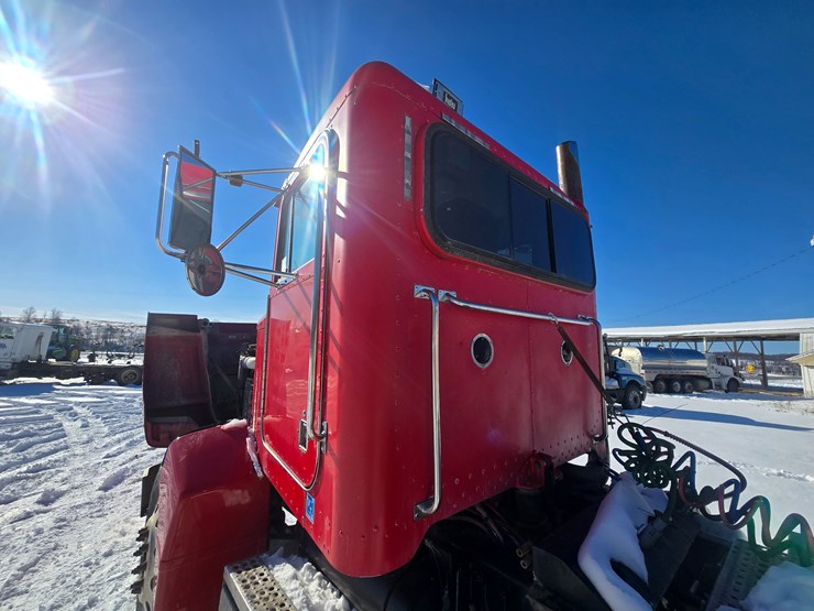 1996-peterbilt-385-image-103