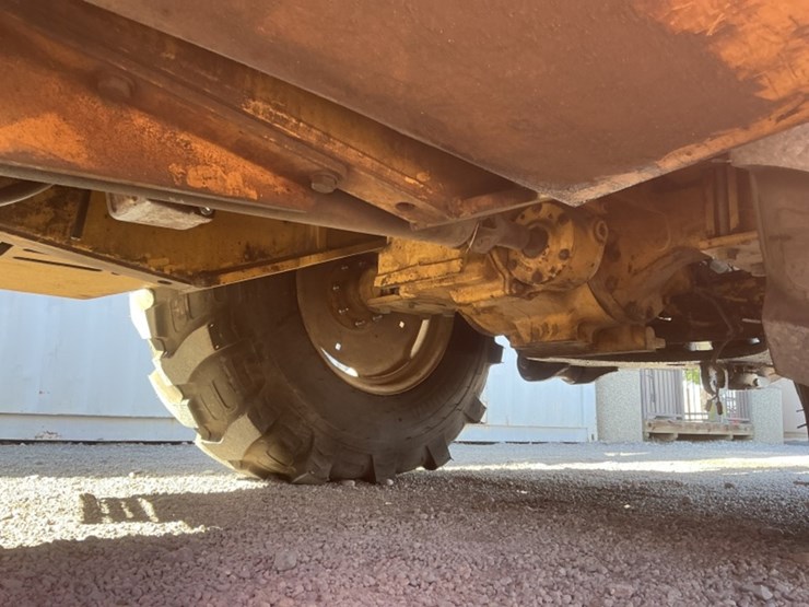 john-deere-310d-image-32