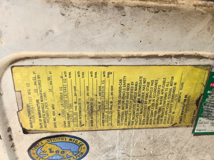 1996-freightliner-fl70-image-47