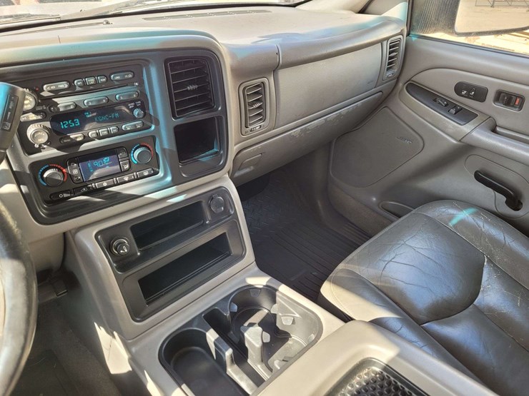 2005-gmc-sierra-2500-image-11