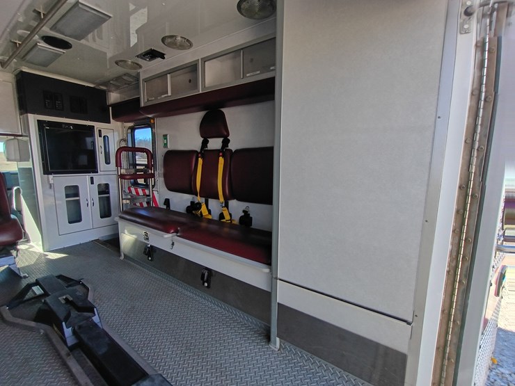 2009-ford-e450-image-64