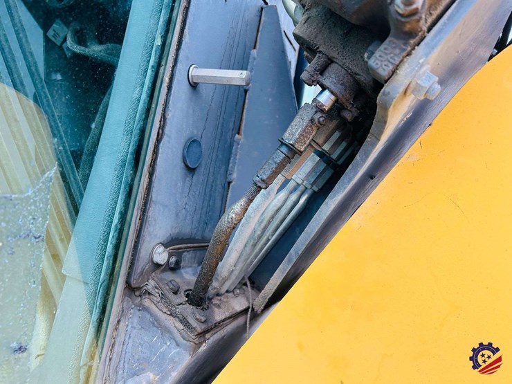 2003-volvo-g710b-image-54