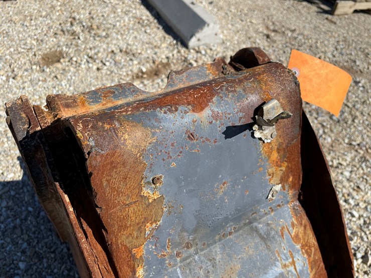 #3278-•-backhoe-buckets-image-45