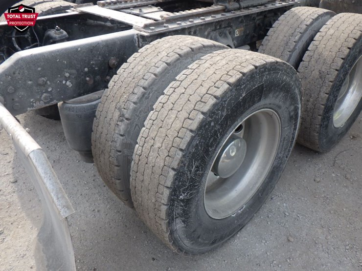 2019-kenworth-t880-image-8