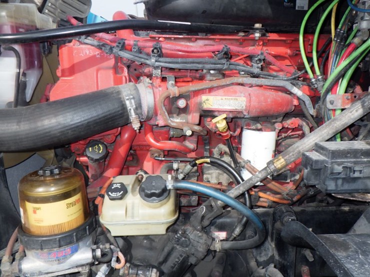 2016-freightliner-cascadia-125-image-20