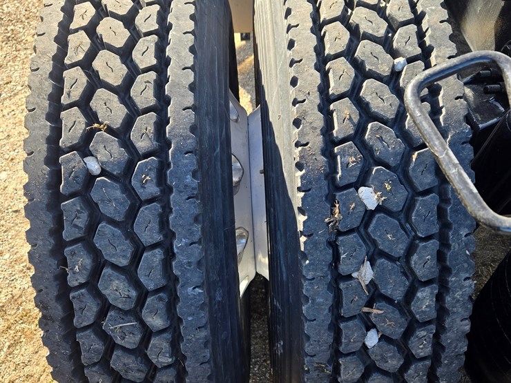 2012-freightliner-cascadia-113-image-70