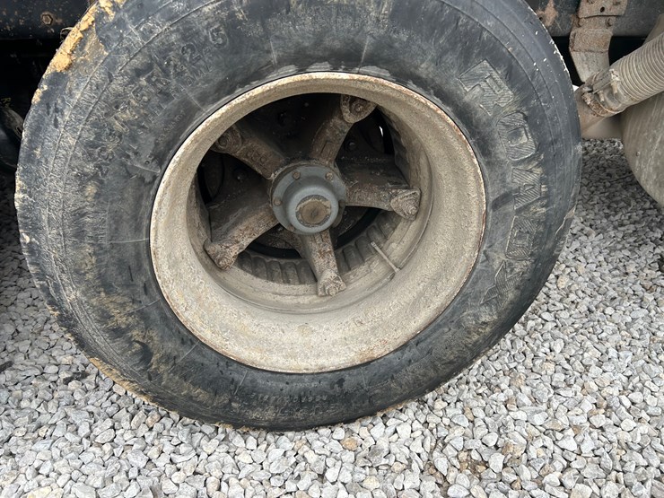 1988-peterbilt-357-image-49