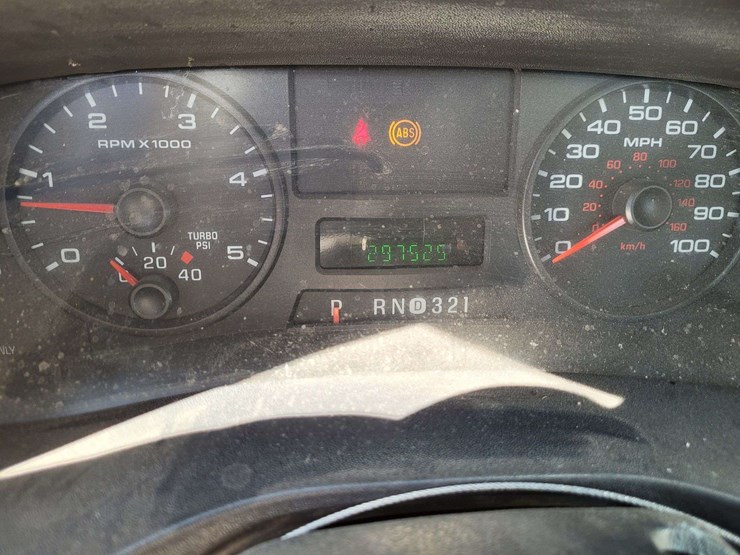 2005-ford-f550-image-32