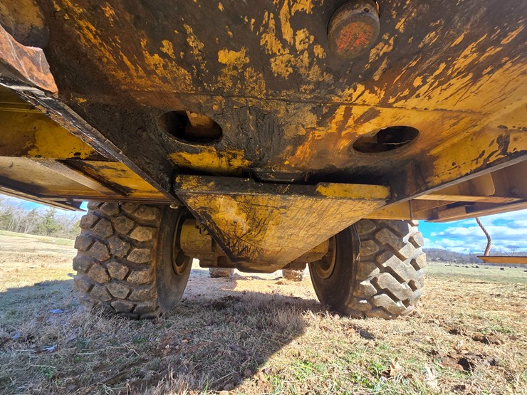 caterpillar-d25c-image-100