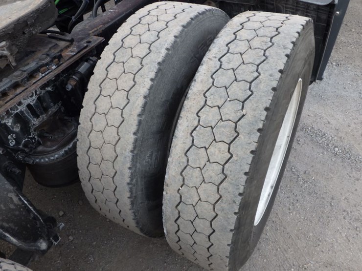 2015-freightliner-cascadia-125-image-7