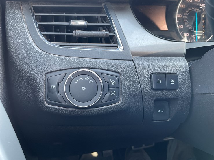 2013-ford-edge-image-19