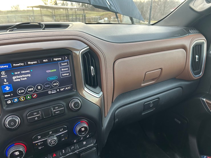 2021-chevrolet-silverado-3500-image-40