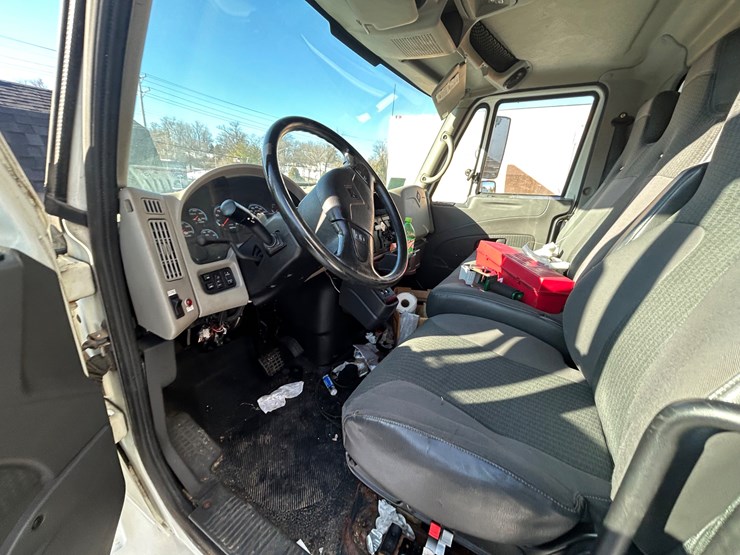 2010-international-durastar-4300-image-70