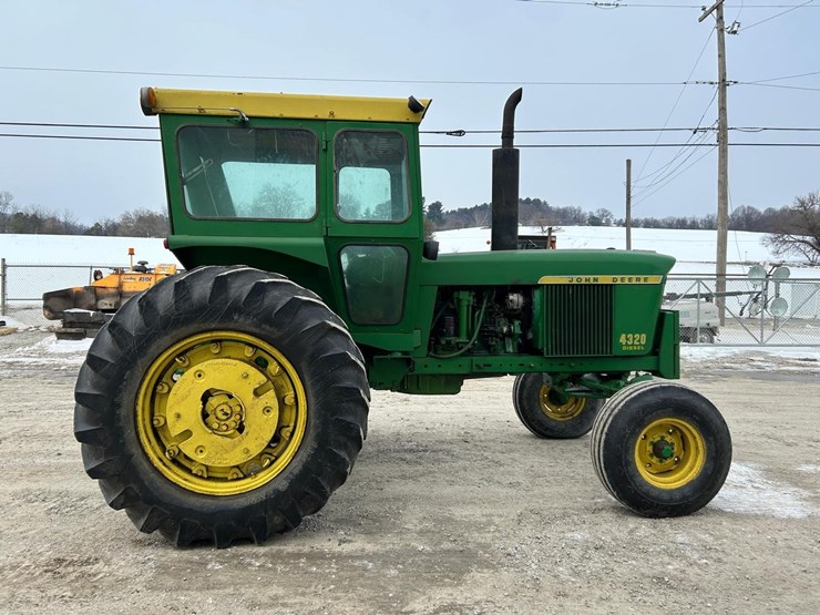 john-deere-4320-image-5