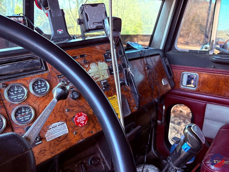1999-peterbilt-357-image-65