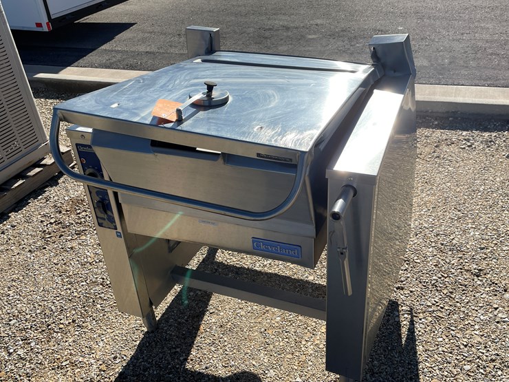 #3134-•-tilt-kettle-image-1