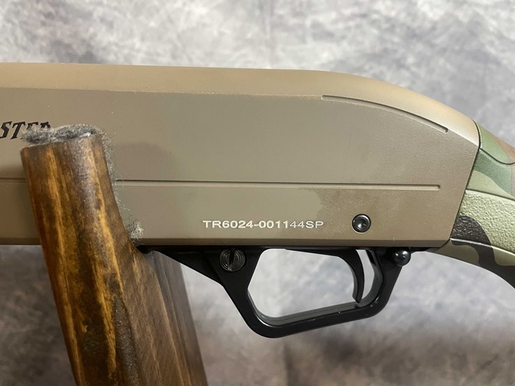 #2721-•-winchester-sxp-12-ga.-pump-action-shotgun,-sn:-tr6024-0011-image-13