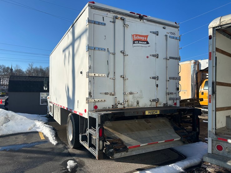 2010-international-durastar-4300-image-11