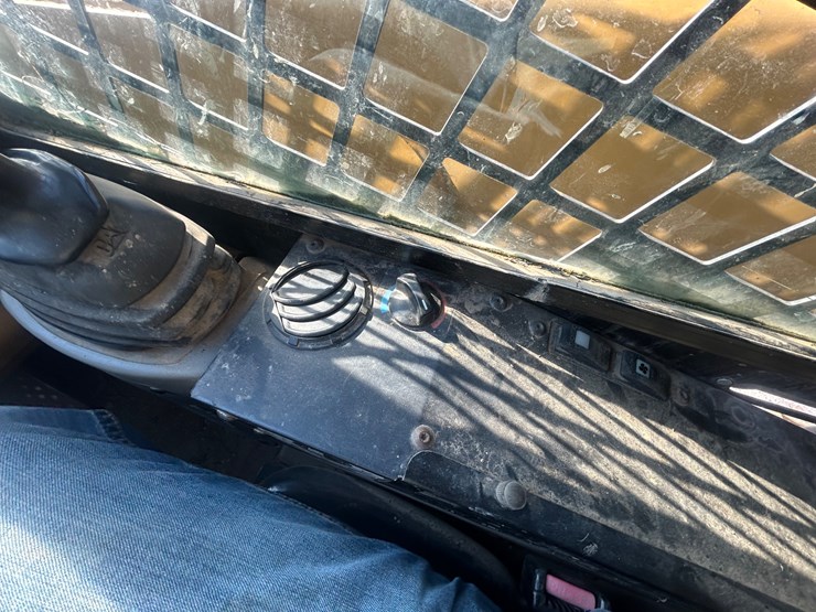 2003-caterpillar-236-image-32