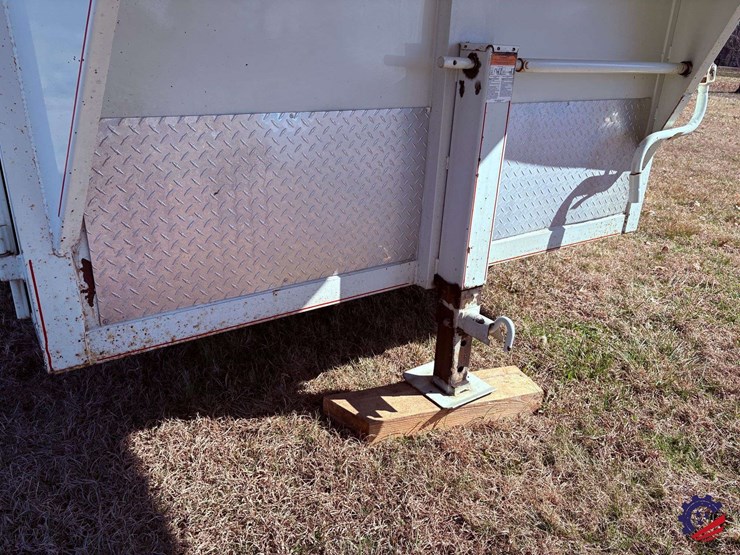 2007-delta-t/a-enclosed-gooseneck-trailer-image-16