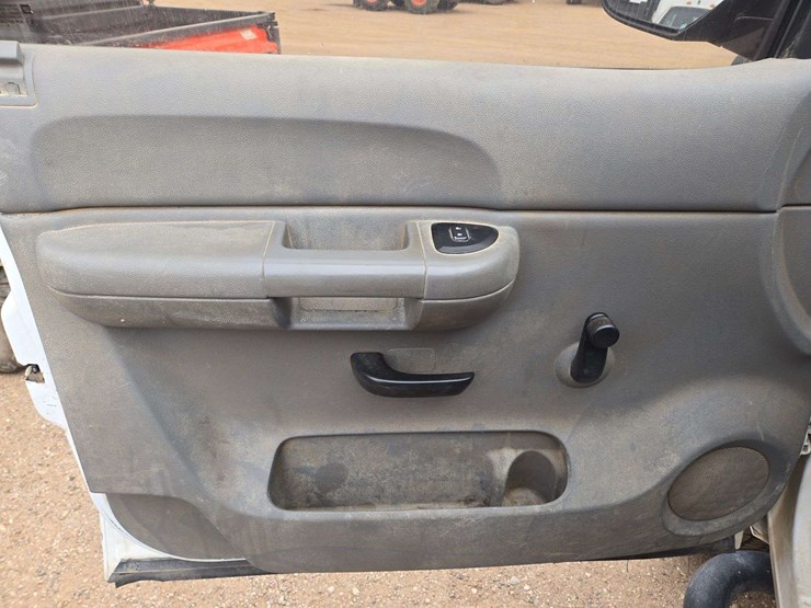 2009-chevrolet-silverado-2500-image-12