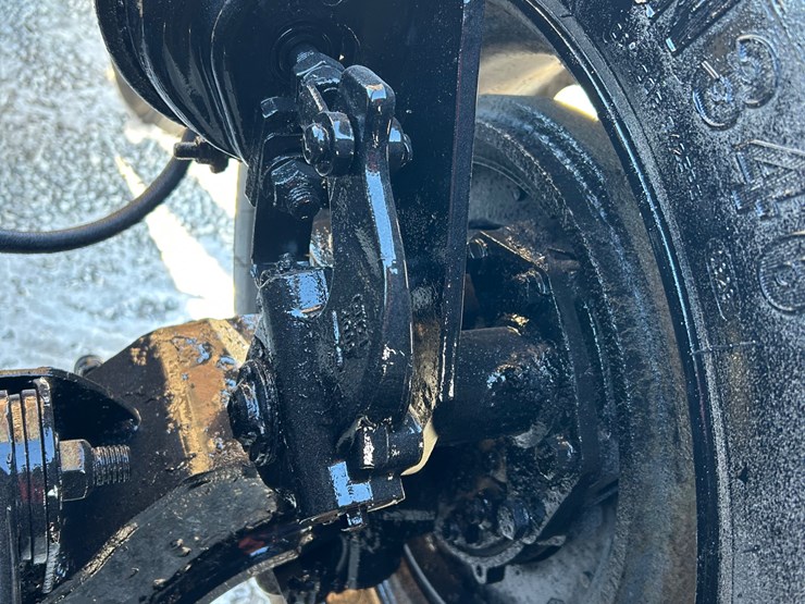 2015-peterbilt-567-image-93