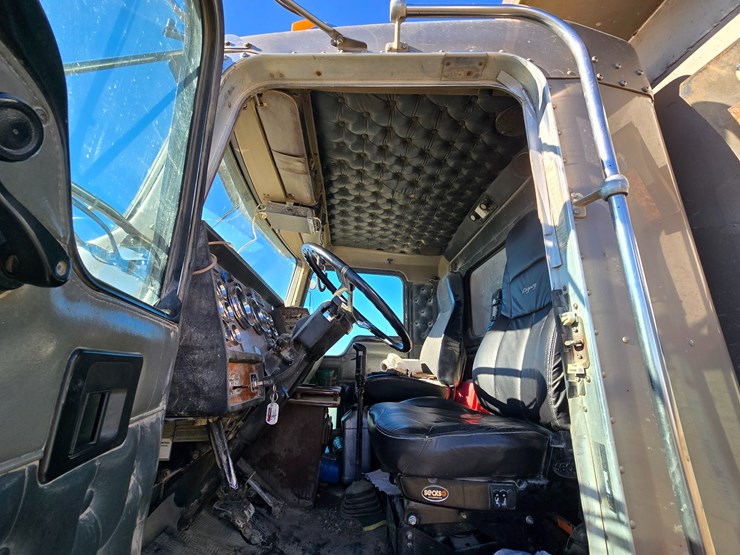 1999-kenworth-t800-image-29