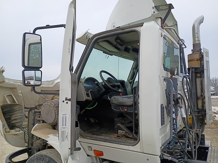 2011-international-transtar-8600-image-29