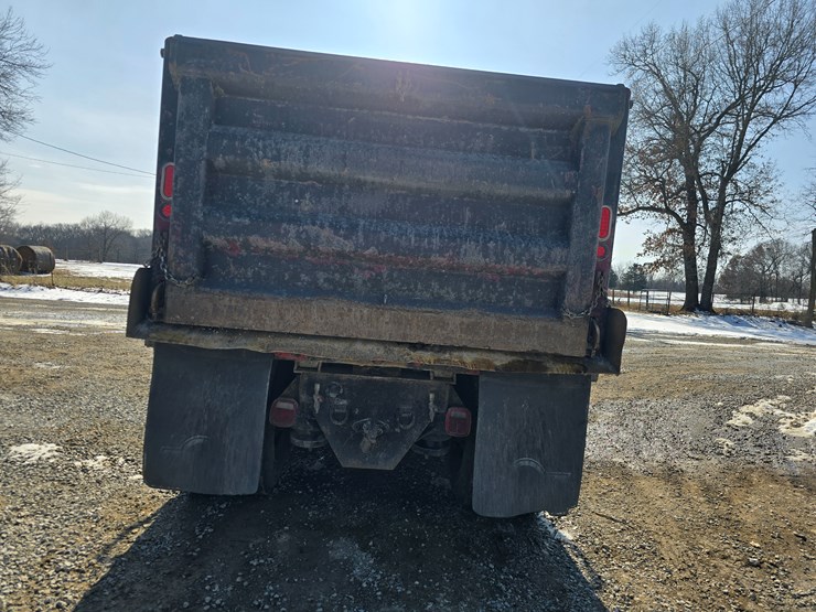 1999-peterbilt-330-image-9