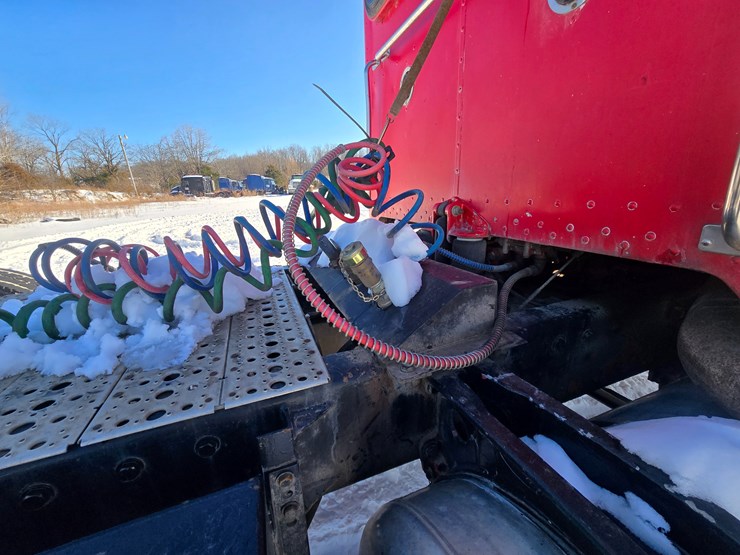 1996-peterbilt-385-image-92