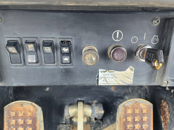 2002-caterpillar-963c-image-71