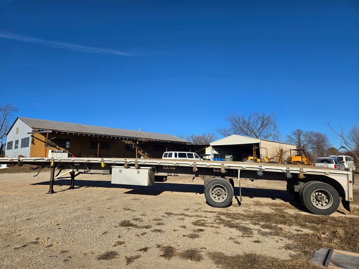2000-reitnouer-flatbed-image-11