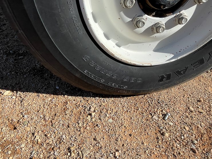 1996-freightliner-fl80-image-52