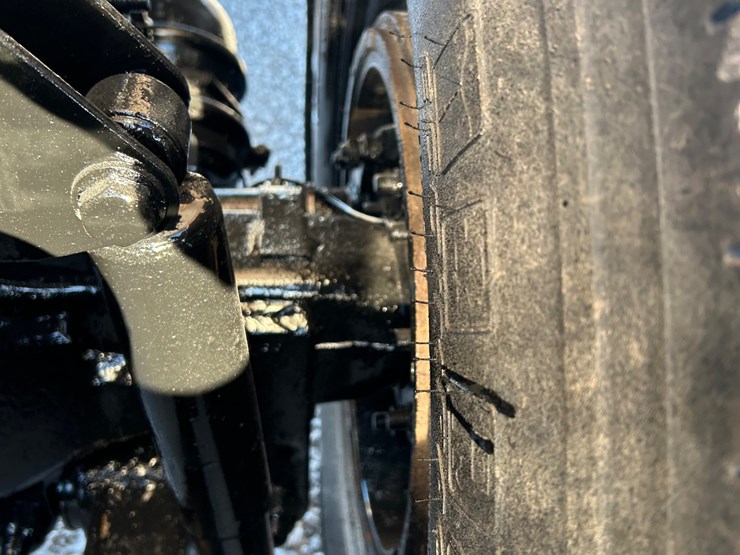 2015-peterbilt-567-image-101