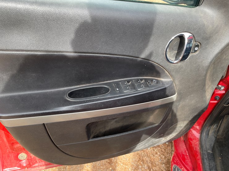 2011-chevrolet-hhr-image-6