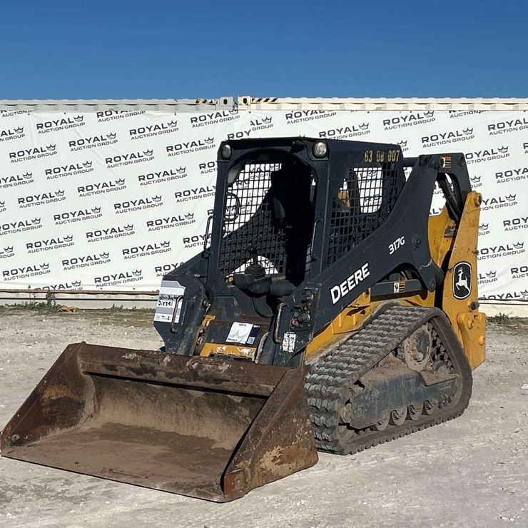 2022 DEERE 317G