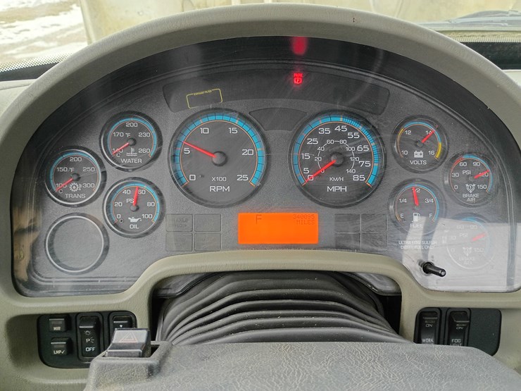 2011-international-transtar-8600-image-57