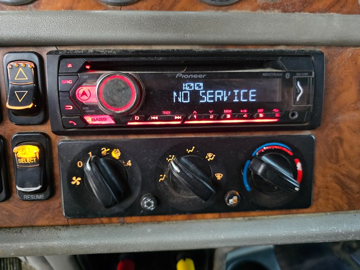 2007-peterbilt-379-image-69