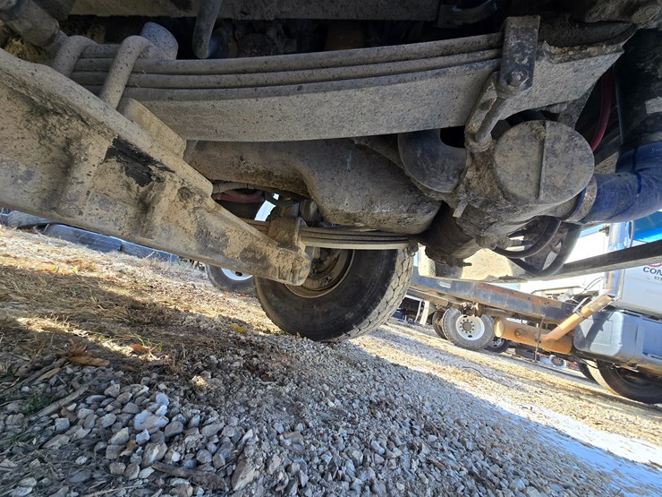 2005-caterpillar-c9-image-32