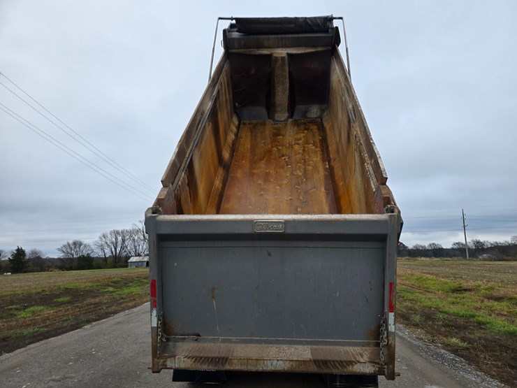 2020-peterbilt-567-image-68