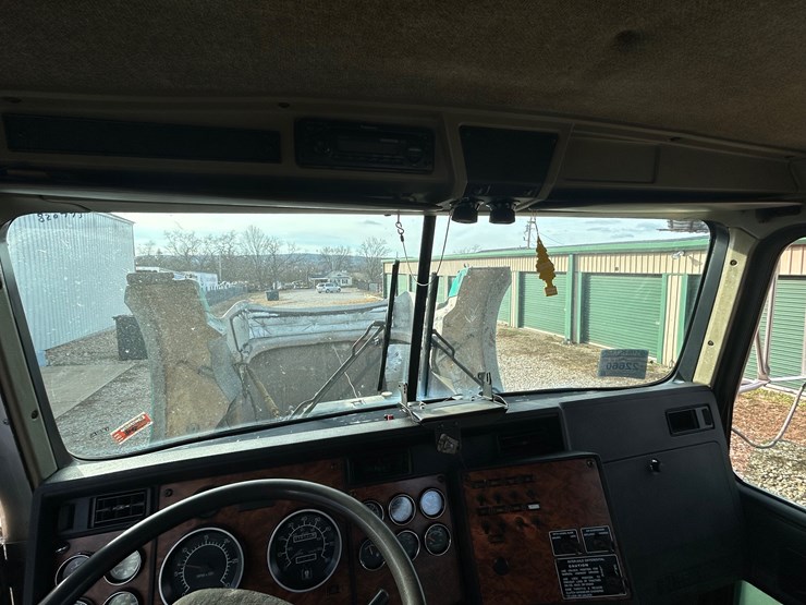 2001-kenworth-t800-image-103