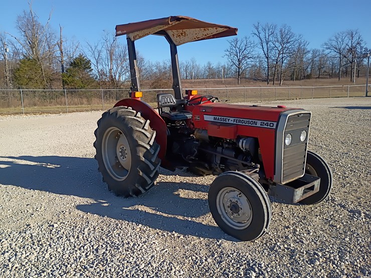 1983-massey-ferguson-240-image-13