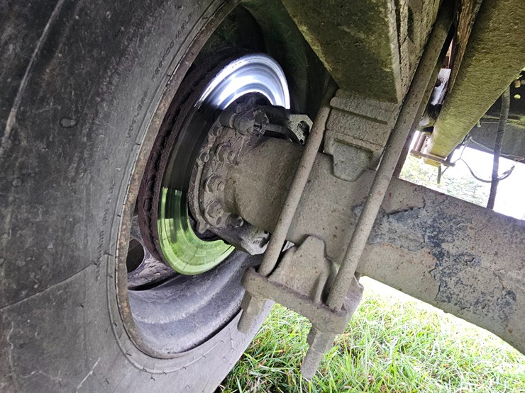 2000-freightliner-fl60-image-70